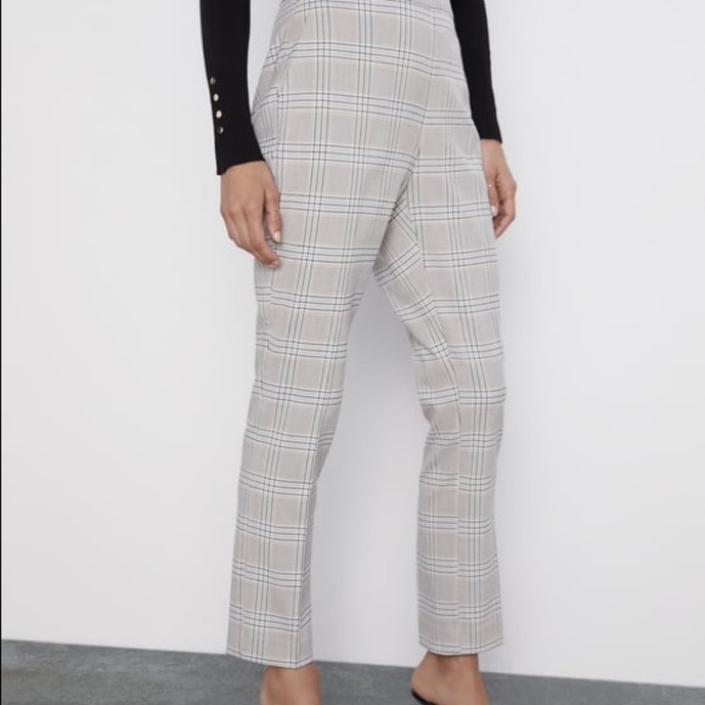 ZARA Midrise Plaid Trousers Pants Size XS Gray / Cream